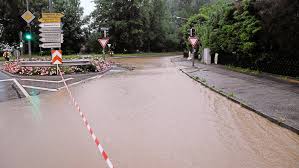 Bei donnerwetter.de finden sie im ausführlichen wetterbericht die temperatur, windstärke und windrichtung, das wetterradar. Bei So Einem Unwetter Hilft Kein Regenruckhaltebecken