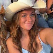 Irene Dill (@irenedill17)