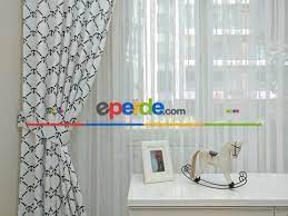 Çocuk odanızda kullanabileceğiniz perde çeşitlerinden biri fon perdelerdir. Capa Denizci Desenli Erkek Bebek Ve Cocuk Odasi Fon Perde Modelleri Siyah Beyaz Eperde Com