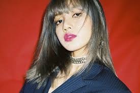 Blackpink S Lisa Becomes 1st K Pop Artist To Surpass 20 Million Followers On Instagram Blackpink Lisa Blackpink Lalisa Manoban