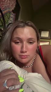 Holly (@hollyalyssaroeder)