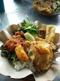 Dengan 13.875 ulasan wisata banyuwangi, indonesia dari berbagai narasumber, tripadvisor menjadi sumber informasi yang tepat tentang banyuwangi. The 10 Best Restaurants Near Ijen Crater In Banyuwangi East Java Tripadvisor