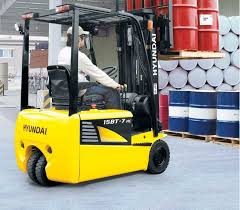 Almost Every Warehouse Or Factory Needs A Forklift In Its Operations There Are Many Types Of Lift Trucks Available The Standar Lifted Trucks Forklift Hyundai