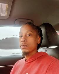 Hey everyone single new to Saint Louis looking for friend I'm 31 years old  DM me