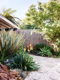 Louise And Martin Mcintosh The Design Files Australia S Most Popular Design Blog Succulent Landscape Design Modern Landscaping Modern Landscape Design