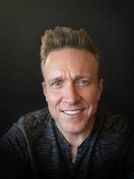 Michael Clugston's Instagram, Twitter & Facebook