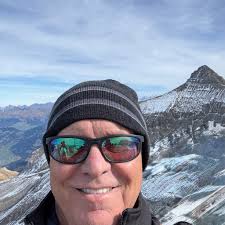 Old Grand River College building in Gallatin