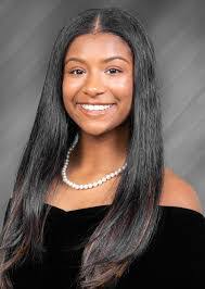 Sarah Stuckey's Instagram, Twitter & Facebook