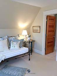 Benjamin moore hale navy it's fun to experiment with some bold color in your home, and navy has become almost a neutral! Living Room Ivory Colour Paint Combination Novocom Top