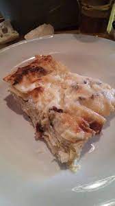 Lasagne al radicchio e speck questa ricetta risale a settimana scorsa, sempre nei giorni in cui avevamo i nonni in trasferta, ovvero quando vuoi impressionare i tuoi ospiti (in questo caso, i suoceri) senza dover passare le ore in cucina (le avevo preparate la sera prima e conservate in frigorifero fino al momento di infornarle). Lasagne Al Radicchio E Speck Picture Of Trattoria Del Barbisa Seregno Tripadvisor