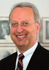 BERICHTE · MEINUNGEN · HINTERGRÜNDE