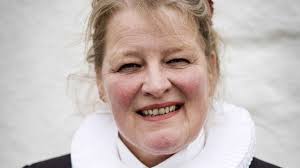 Annette Berg stopper som præst: Jeg har overgivet beslutningen til  universet, Gud og englene