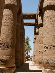 The 12 columns of the central nave, as tall as 23 m, have capitals with an open chalice. Temple Of Amun Re Archives Sonya And Travis