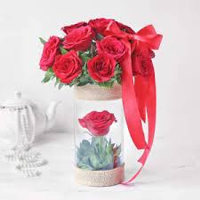 We're here to help you find the perfect valentine's day gifts for the special woman in your life. Valentine Gifts Online Best Valentine S Day Gift Ideas For Him Her India