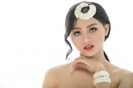 NTK Việt Hùng mang "Hoa biển" vào sân chơi "Miss UEF 2019"