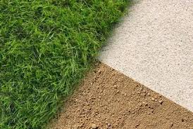 La pose sur dalle béton.la réalisation d'un pareil chantier, que cela soit pour une terrasse, un balcon ou sur n'importe quelle base en béton (ou supports durs : Poser Un Gazon Artificiel Sur Une Dalle En Beton 7 Points Essentiels