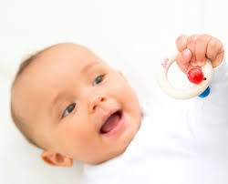 So kann es nun auch kleinere gegenstände greifen. Ab Wann Greifen Babys Pekip Spielwaren