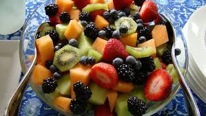 Macedonia di frutta mista fresca. La Macedonia Di Frutta Estiva Con La Ricetta Facile Gustoblog