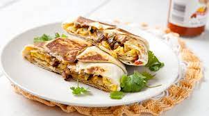 Breakfast Crunch Wrap Egg And Cheese Macheesmo Recipe Recipes Crunch Wrap Copycat Recipes