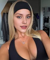 All I want for Christmas is a bearded man over 30 who loves tuna tacos 🙉