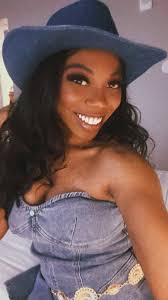 I ALWAYS WANTED TO SAY THIS, HELP ME FIND A BUYER!!!! Check out my new  listing, just hit the market today. GORGEOUS LAKEFRONT condo in gated  Nantucket Village! Lincoln School District and