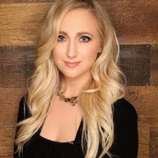 Katlyn Lowe's Instagram, Twitter & Facebook