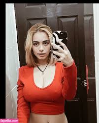 Sandrasancc shower wet skin