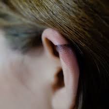 o i tattoo on instagram ear tattoo eartattoo 귀타투 귓바퀴타투 목타투 타투 미니타투 점묘타투 미니타투도안 점묘타투도안 용산타투 서울타투 패션타투 dottattoo dotwork tattoos