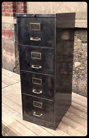Meuble Industriel Marque Roneo 4 Tiroirs A Dossiers Suspendus Et Dossiers Suspendus Roneo D Origine Inclus Relooker Meuble Meubles Industriels Casier Metal