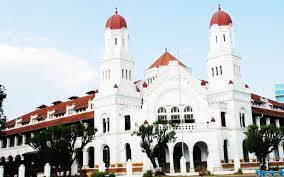 Bahan bangunannyapun didatanglkan langsung dari eropa (kecuali batu bata, batu alam dan kayu jati). Lawang Sewu Sejarah Misteri Tiket Masuk
