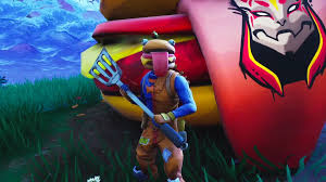 Fortnite wallpaper durr burger : Raptor Tries To Eat Durr Burger New Skin Fortnite Short Film Video Dailymotion