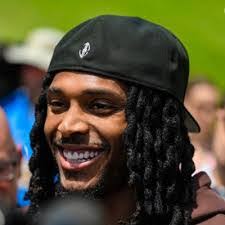 Christian Drayton's Instagram, Twitter & Facebook