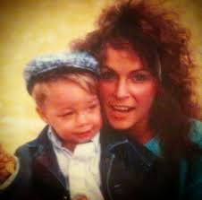 Veronica Hazel Hanks (@veronicahazel2) • Threads, Say more