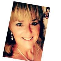 Julie Schoonover's Instagram, Twitter & Facebook