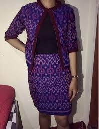 23 model baju atasan wanita modern dan modis 2019 model. Endek Set Fesyen Wanita Pakaian Wanita Gaun Rok Di Carousell