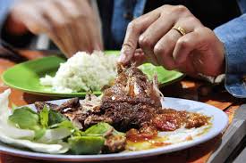 Resep kali ini memasak menggunakan bahan dasar daging bebek. Coba Yuk Resep Rumahan Nasi Bebek Madura Bumbu Hitam Money Id