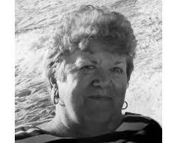 Julie Knudsen's Instagram, Twitter & Facebook