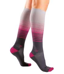 These Cute Compression Socks Are A Must Have For Travel Zensah Travel Socks Prevent Fatigue Swelling And Energize Legs Compression Socks Travel Socks Fashion