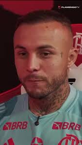 Conflito de Trabalho: Sabrina e Guilherme em Crise