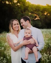 In the fashion photography channel 'photo shoots'. Spring Summer 2021 Family Photos What To Wear Outfit And Inspiration Style Guide Kelly Mcphail Photography