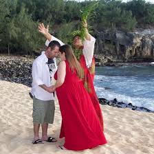 A Traditional Hawaiian Wedding Ceremony On Kauai S Shipwreck Beach Rainbow Wedding Hawaiian Wedding Wedding Ceremony