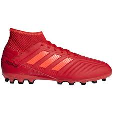 Håll bollen klistrad vid fötterna i dessa fotbollsskor adidas predator 18+ med en lätt och stödjande ovandel i controlskin och superresponsiv boost. Fotbollssko Barn Pojkar Fri Frakt Spartoo Se