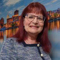 Pam Howe's Instagram, Twitter & Facebook