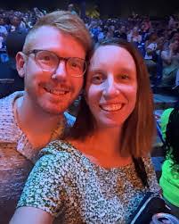 Leah Davenport's Instagram, Twitter & Facebook