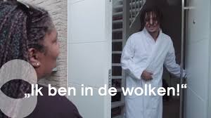Met dertien kinderen en een kleinzoon van één wonen samantha en eugene baumgard in een rijtjeshuis in loosduinen. Familie Baumgard Ontmoet Ronnie Flex Een Huis Vol In Quarantaine Youtube