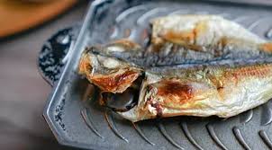Tiga bahan ni penting kalau nak masak asam pedas jadi, kalau korang nak masak asam pedas ikan ada baiknya beli ikan saiz comel molek je. Menu Hari Ini Serba Ikan Kuah Asam Manado Asam Pedas Ikan Pari Dan Mangut Lele Lifestyle Fimela Com