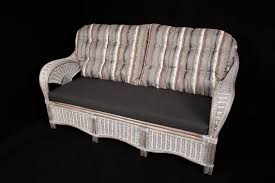 Grau (geflecht) und grau (kissen). Rattansofa Dublin Korb Rattan Andree Petrak