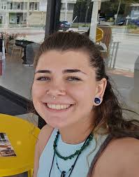 Tutor offering graphic design services