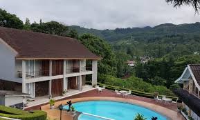 Keuntungannya adalah anda akan mendapatkan diskon harga secara langsung. 20 Hotel Murah Di Puncak Rp 300 000 2021 Ada Kolam Renang Dekat Taman Matahari Bogor Dibawah 100 Ribu Dengan Fasilitas Yang Lengkap Jejakpiknik Com