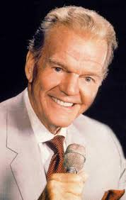 Paul Harvey Aurandt(1918-2009) better known as Paul Harvey...when driving  across the country during the 1970's, Paul served as a constant  companion...Good Day ☀️📻